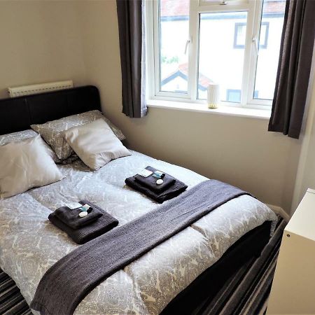 1 Bed Bagshot Pennyhill Accommodation 外观 照片