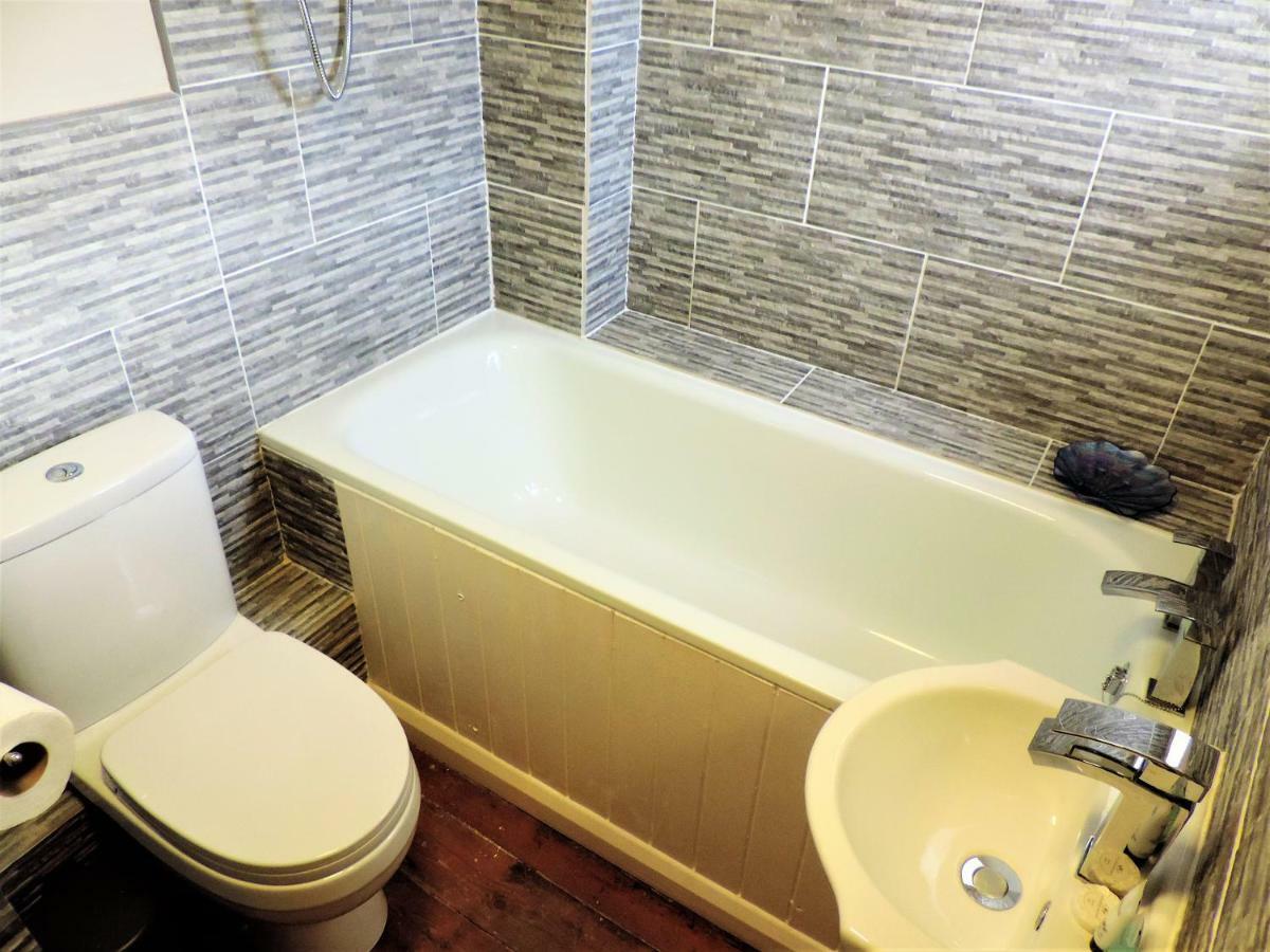 1 Bed Bagshot Pennyhill Accommodation 外观 照片