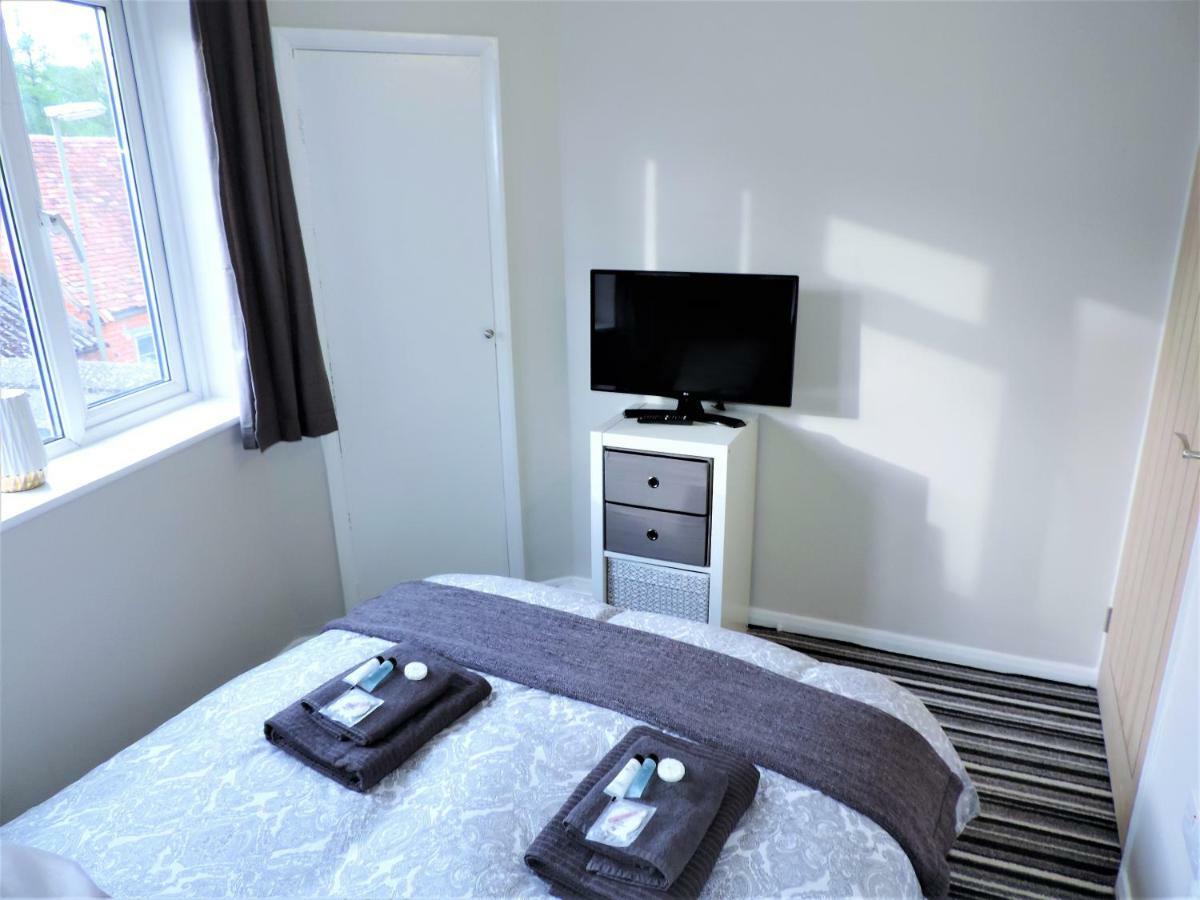 1 Bed Bagshot Pennyhill Accommodation 外观 照片