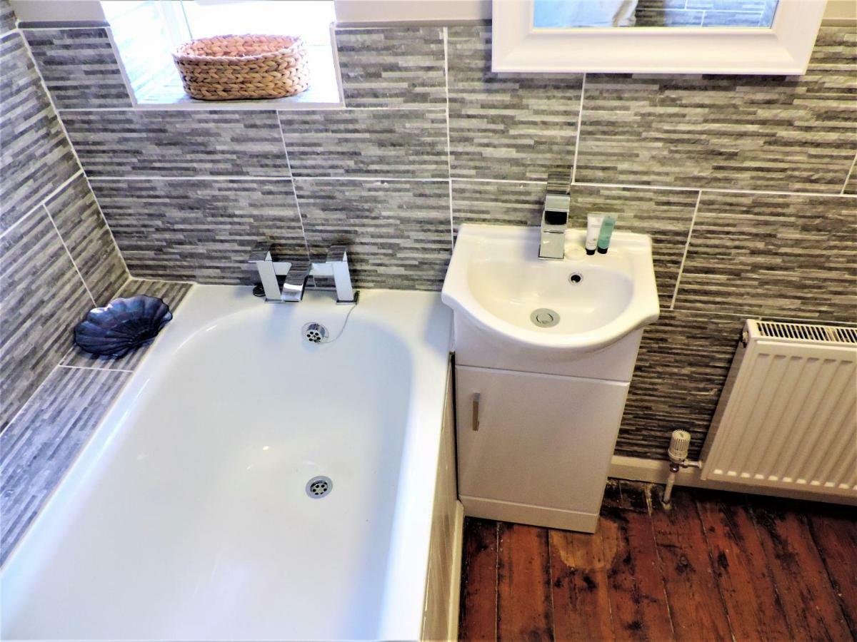 1 Bed Bagshot Pennyhill Accommodation 外观 照片