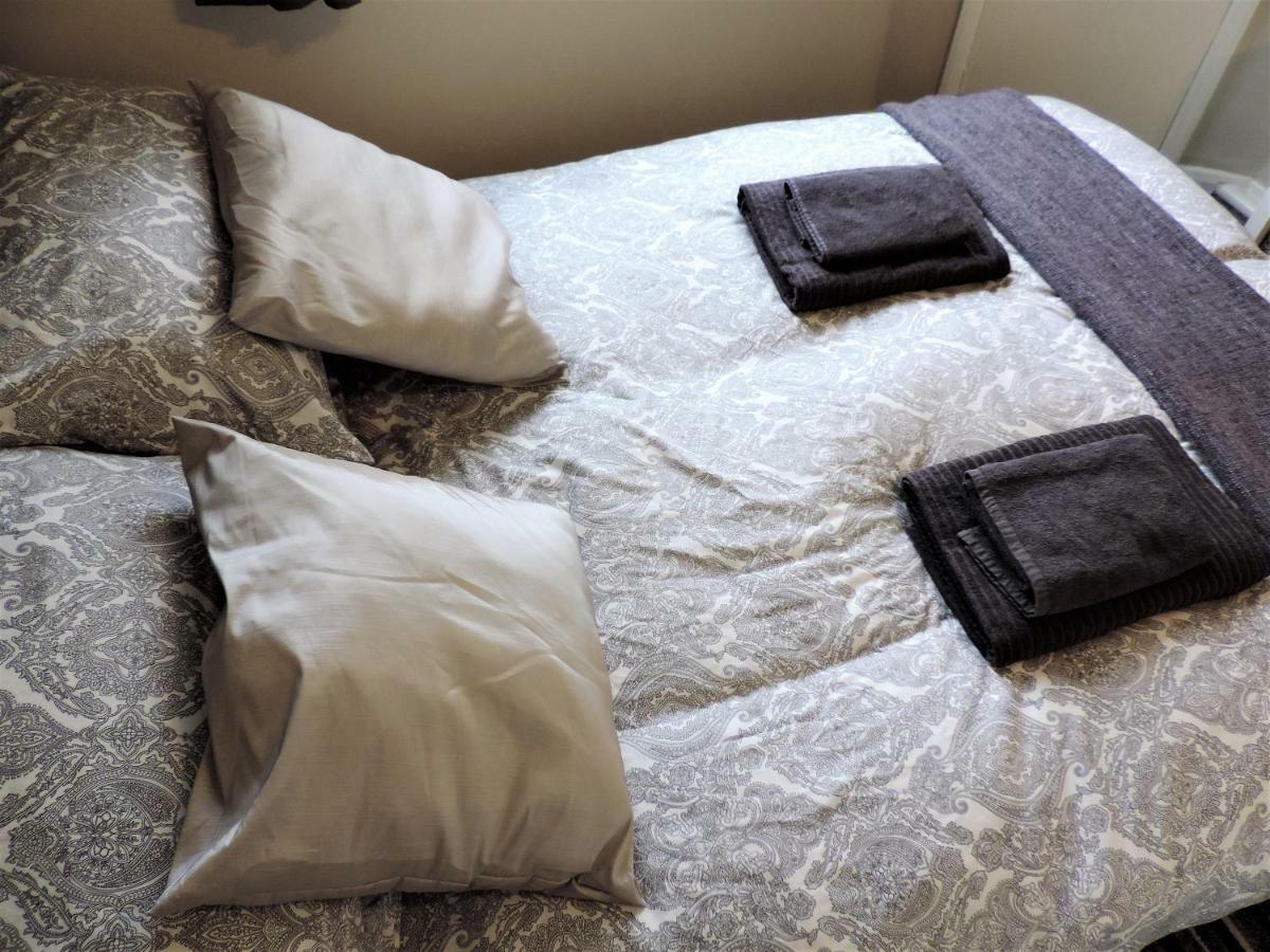 1 Bed Bagshot Pennyhill Accommodation 外观 照片